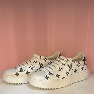 AUTHENTIC Louis Vuitton White and Black Women's Sneakers